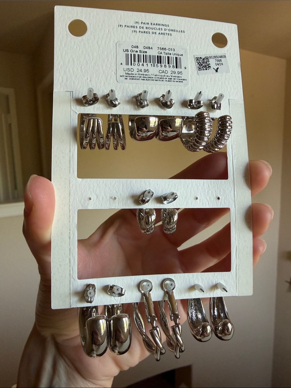 AE 7 pairs of silver earrings - Picture 3 of 5